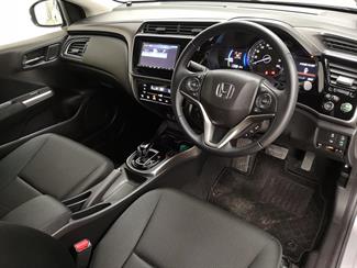 2020 Honda Grace - Thumbnail