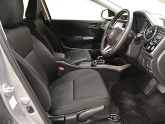 2020 Honda Grace - Thumbnail