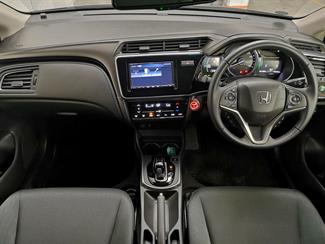 2020 Honda Grace - Thumbnail