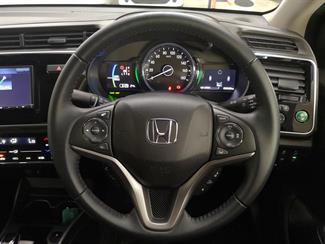 2020 Honda Grace - Thumbnail