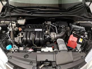 2017 Honda Grace - Thumbnail