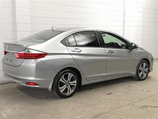 2017 Honda Grace - Thumbnail