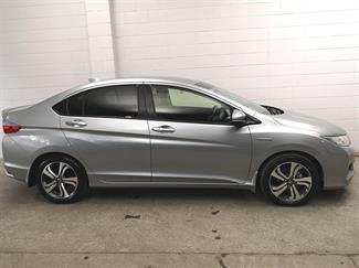 2017 Honda Grace - Thumbnail