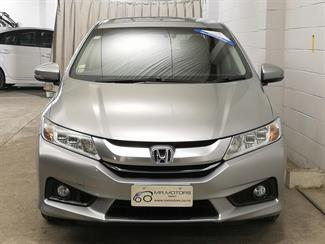 2017 Honda Grace - Thumbnail