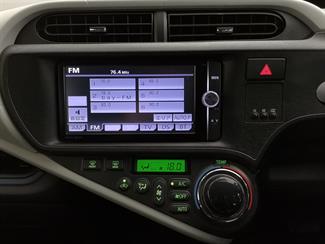 2013 Toyota Aqua - Thumbnail