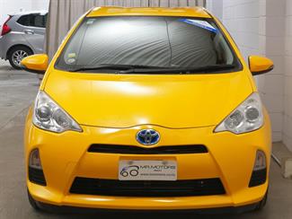 2013 Toyota Aqua - Thumbnail