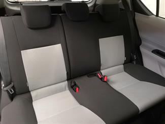 2012 Toyota Aqua - Thumbnail