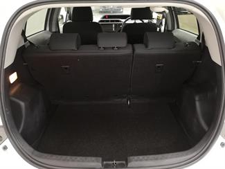 2012 Toyota Aqua - Thumbnail