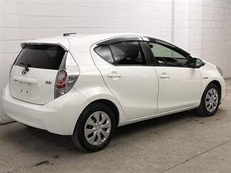 2012 Toyota Aqua - Thumbnail