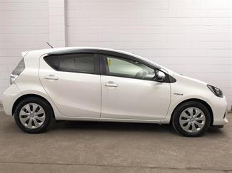 2012 Toyota Aqua - Thumbnail