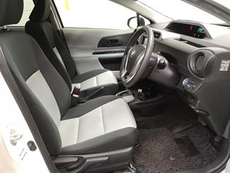 2012 Toyota Aqua - Thumbnail