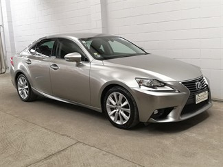 2016 Lexus IS 200T - Thumbnail