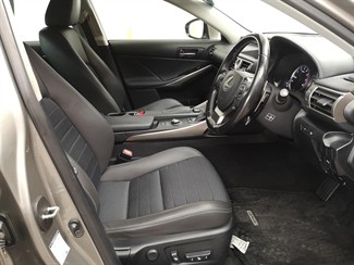 2016 Lexus IS 200T - Thumbnail