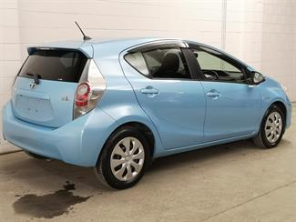 2013 Toyota Aqua - Thumbnail