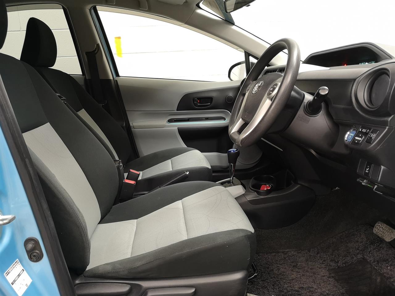 2013 Toyota Aqua