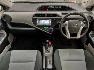 2013 Toyota Aqua - Thumbnail