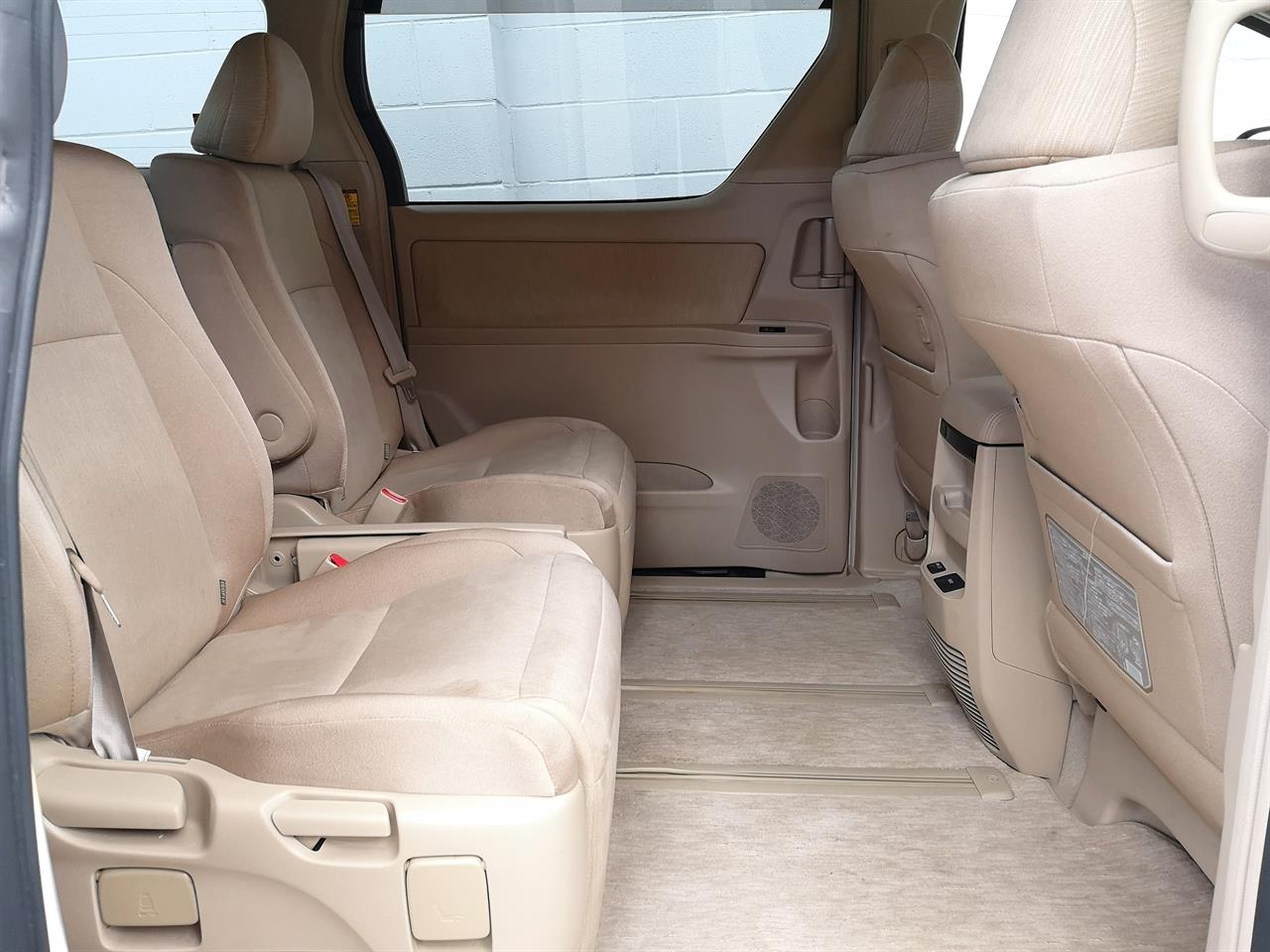 2012 Toyota Alphard