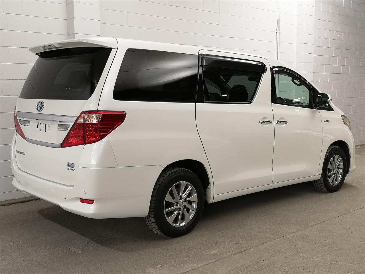 2012 Toyota Alphard