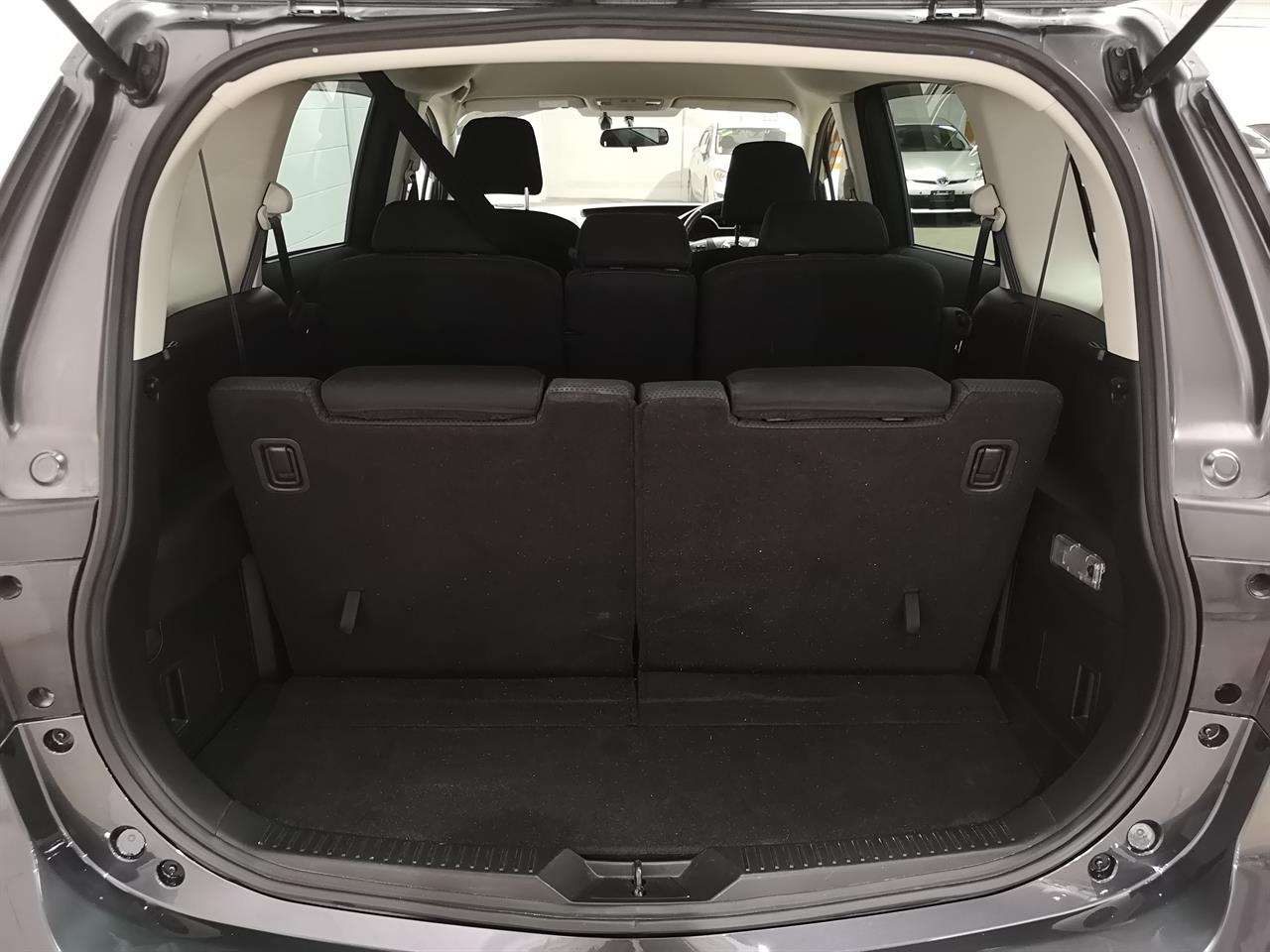 2013 Mazda Premacy