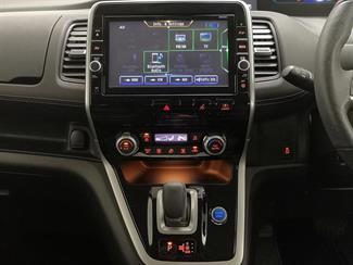 2019 Nissan Serena - Thumbnail