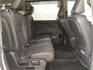 2019 Nissan Serena - Thumbnail