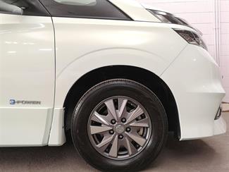 2019 Nissan Serena - Thumbnail