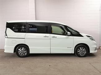 2019 Nissan Serena - Thumbnail