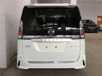 2019 Nissan Serena - Thumbnail