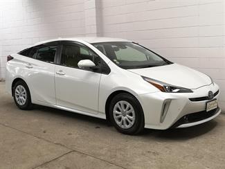 2021 Toyota Prius - Thumbnail