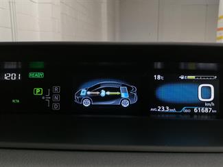 2021 Toyota Prius - Thumbnail