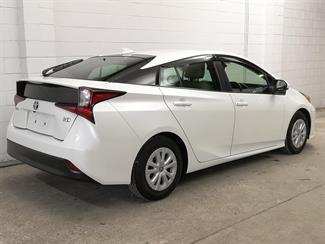 2021 Toyota Prius - Thumbnail