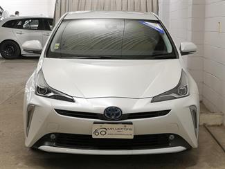 2021 Toyota Prius - Thumbnail