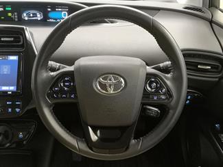 2021 Toyota Prius - Thumbnail