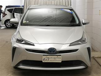 2020 Toyota Prius - Thumbnail