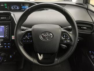2020 Toyota Prius - Thumbnail