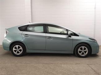 2013 Toyota Prius - Thumbnail