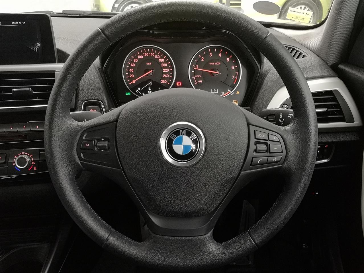 2015 BMW 118I