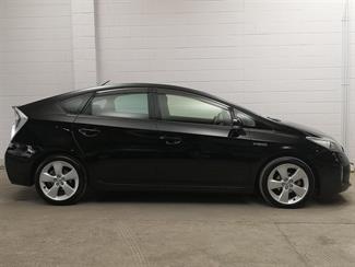 2012 Toyota Prius - Thumbnail