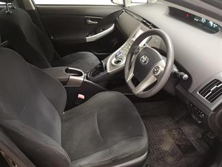 2012 Toyota Prius - Thumbnail