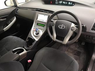 2012 Toyota Prius - Thumbnail