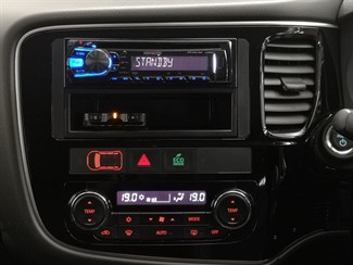 2016 Mitsubishi Outlander - Thumbnail