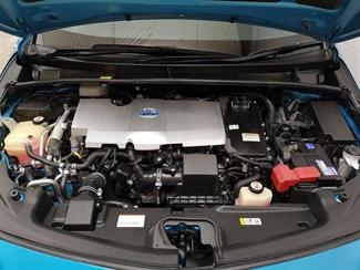 2017 Toyota Prius - Thumbnail