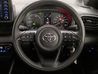2021 Toyota Yaris - Thumbnail