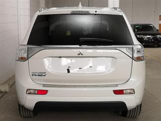 2015 Mitsubishi Outlander - Thumbnail