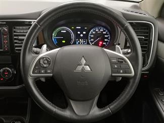 2015 Mitsubishi Outlander - Thumbnail