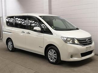 2013 Nissan Serena - Thumbnail
