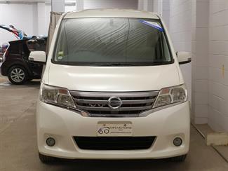 2013 Nissan Serena - Thumbnail