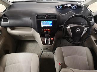 2013 Nissan Serena - Thumbnail