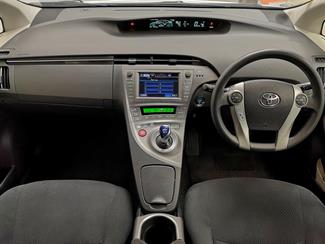 2012 Toyota Prius - Thumbnail