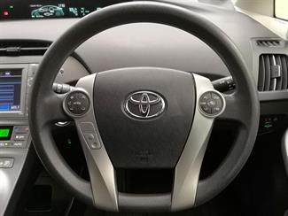 2012 Toyota Prius - Thumbnail